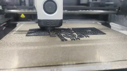 Pieza de Medusa imprimiéndose en una Bambu Lab