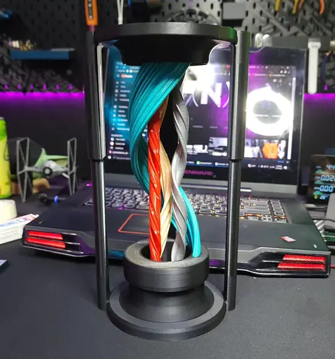Portal cuádruple iluminado con espirales de colores dentro de un marco impreso en 3D