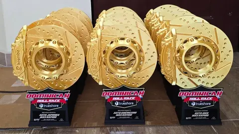 Trofeos Rollrace con rines dorados de freno ventilado