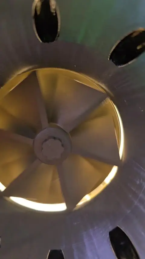 Turbo lamp: rueda de turbo impresa en 3D e iluminada