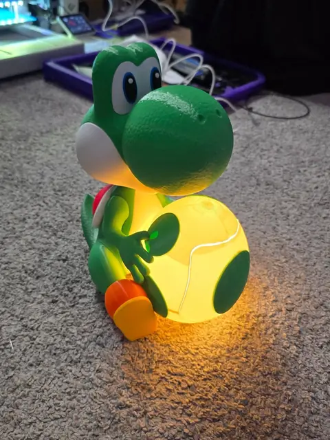 Lámpara de Yoshi encendida, vista frontal