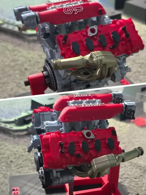 Réplica de motor V rojo impresa en 3D, vista desde dos ángulos